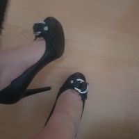 Guess Елегантни Обувки, снимка 3 - Дамски обувки на ток - 45270614