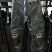 Кожен мото панталон IXS размер 34-36,протектори,като нов, снимка 1 - Аксесоари и консумативи - 45672787