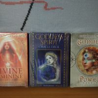 Оракул карти: Divine Feminine Oracle & Goddess Power & Goddess Spirit, снимка 1 - Карти за игра - 32557254