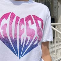 Дамска тениска Guess , снимка 1 - Тениски - 45424237