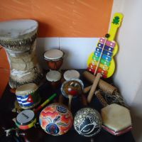 тарамбука, маракас , кастанети, там-там барабанче с топче ,ксилофон,гуиро, снимка 1 - Ударни инструменти - 24785296