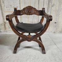Римско кресло с дърворезба и естествена кожа, снимка 1 - Дивани и мека мебел - 45423954