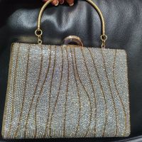 Вечерна чанта в златно, снимка 1 - Чанти - 45116651