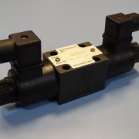 Хидравличен разпределител WINMAN DFA-02-3C2-D24-35C-3L directional valve 24VDC, снимка 1 - Резервни части за машини - 45728443