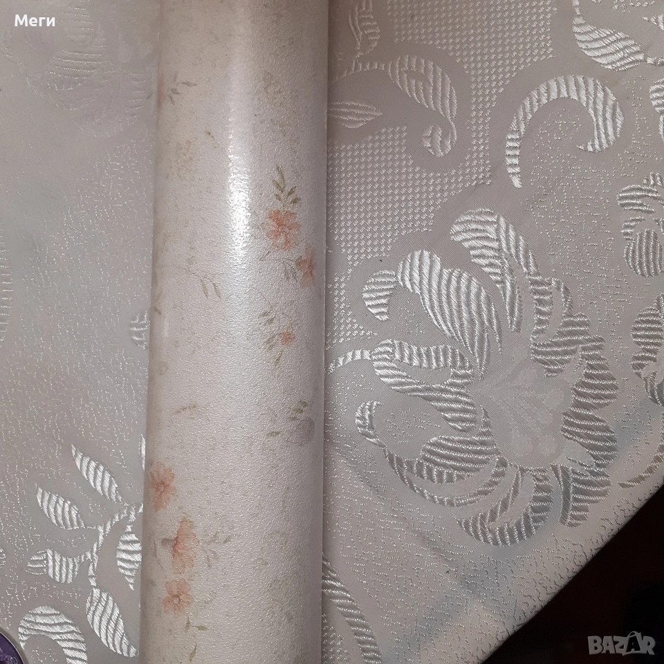 Тапети снежно бели, с фини нежни цветчета, снимка 1