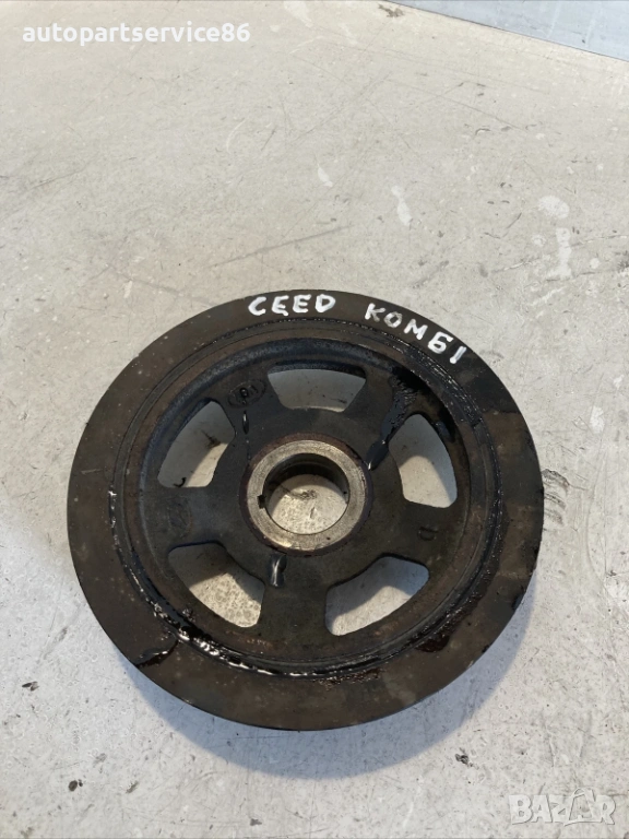 Шайба на колянов вал за KIA Ceed 1.6 CRDi (2010), снимка 1