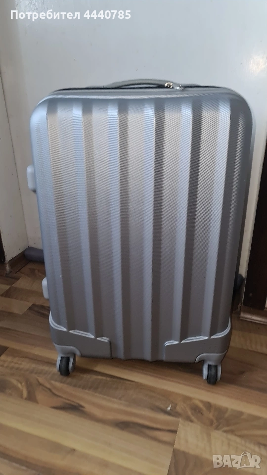 Куфар в сребристо , снимка 1