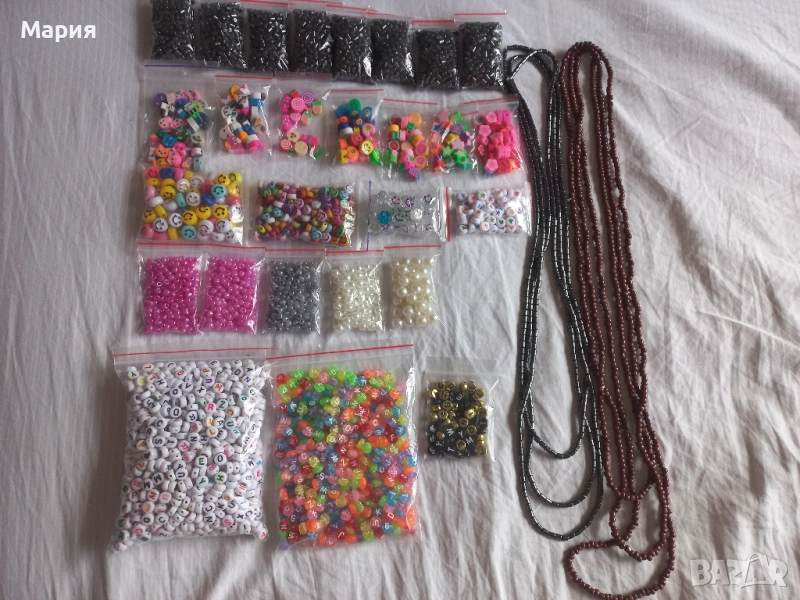 Мъниста усмивки, полимерни, хематит, перлички, букви, нанизи, снимка 1