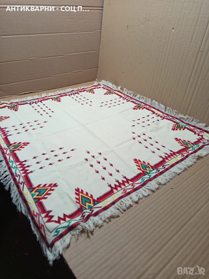 Соц Старо Ръчно Бродирано Каре Покривка Номер 276., снимка 1