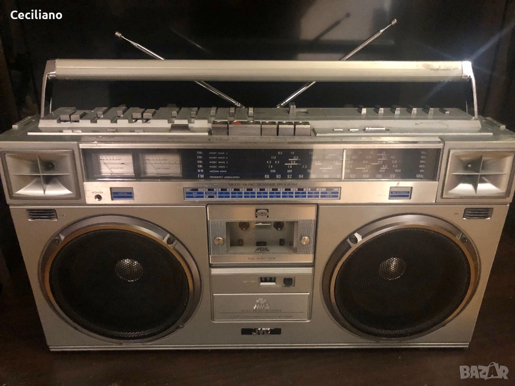 Радиокасетофон  JVC M70L -истински Boombox Ghettoblaster !, снимка 1