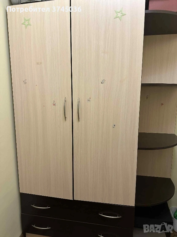 Продавам обзавеждане за единична стая легло, гардероб и ракла , снимка 1