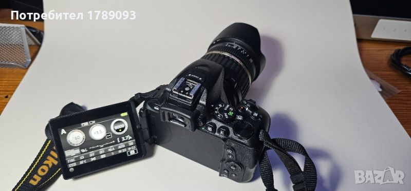 Nikon D5600 , светкавица и обектив, снимка 1