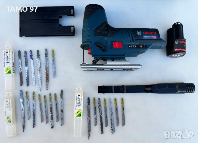 Bosch GST 12V-70 - Акумулаторен прободен трион 12V 3.0Ah, снимка 3 - Триони и циркуляри - 53598475