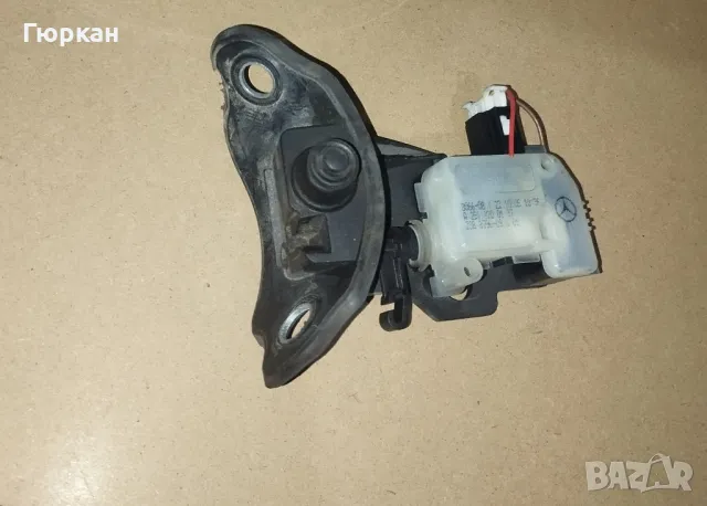 Оригинал Mercedes  S - Class ML CLS  Актуатор за  Заклюцване на Капака на Горивото 