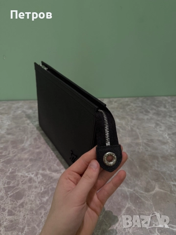 КАТО ЧИСТО НОВ Louis Vuitton Black Taiga Clutch , снимка 5 - Чанти - 52523438