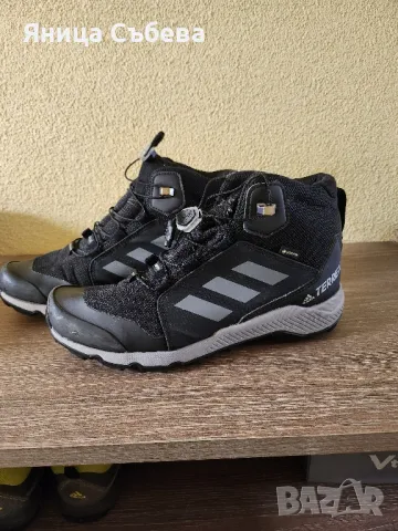 зимни боти Adidas , снимка 2 - Детски боти и ботуши - 49164260