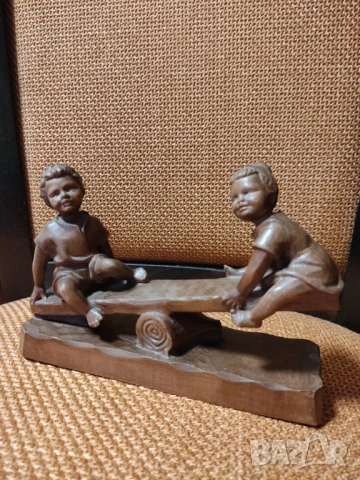 Детайлна стара немска дърворезба(липа) статуетка деца на люлка, снимка 6 - Статуетки - 53922754