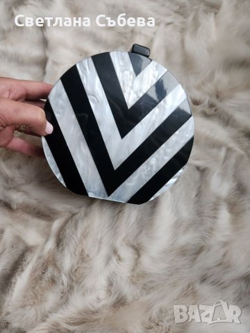 Елегантна чанта черно и бяло тип кутия, снимка 4 - Чанти - 45585026