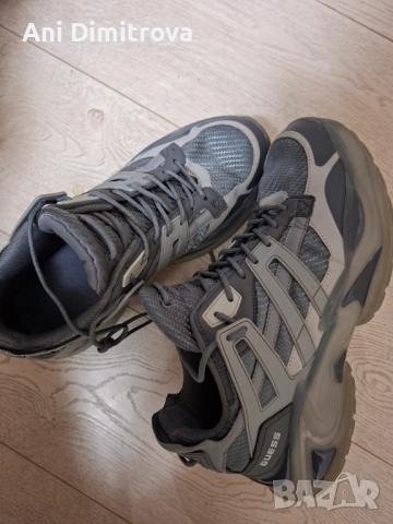 Маратонки Guess, снимка 3 - Маратонки - 52991984