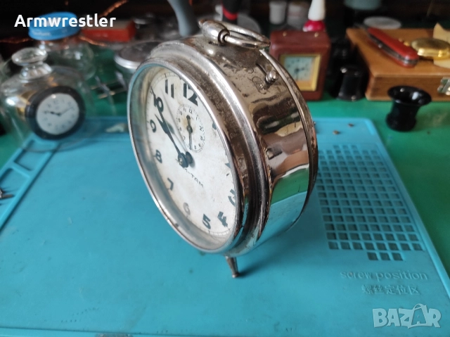 Голям Немски Механичен Часовник Будилник , снимка 2 - Антикварни и старинни предмети - 51863670