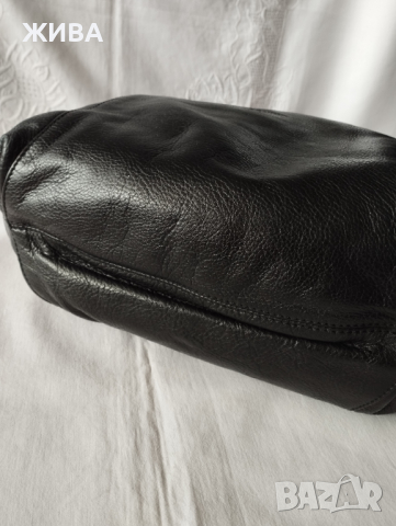 ЕСТЕСТВЕНА КОЖА на MOSCHINO голяма дамска чанта в черно и червено, снимка 3 - Чанти - 44975591
