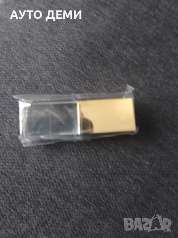 Стъклена светеща USB flash ЮСБ флаш памет 64 GB свободна памет за запис 58 GB, снимка 4 - USB Flash памети - 45947087