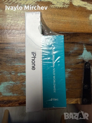 Телефон Apple iPhone 13 128 GB Midnight + Wireless BT TTech, снимка 3 - Apple iPhone - 54295886