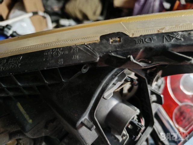 Ляв фар за тойота авенсис, снимка 3 - Части - 53702846