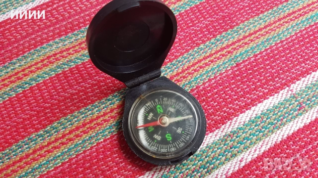 Компас с капак