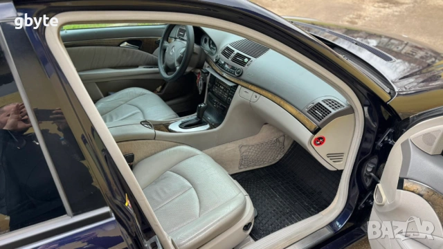 Mercedes E 270, снимка 9 - Автомобили и джипове - 53916435
