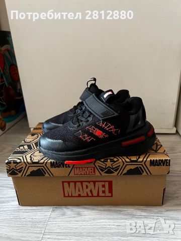 Маратонки Adidas Marvel, снимка 1 - Детски маратонки - 46043226