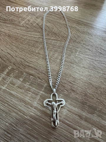Сребърен ланец с кръст