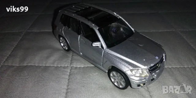 Mercedes-Benz GLK-Class Bburago Мащаб 1:32, снимка 5 - Колекции - 48165368