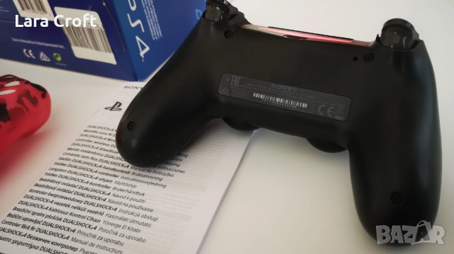 PS4 Dualshock 4 Оригинален контролер с кутия и протектор, снимка 6 - Аксесоари - 52797401