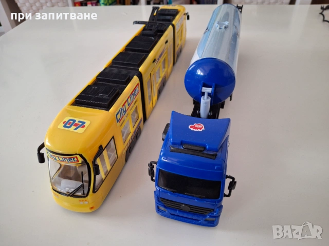 Голям камион цистерна 40 см. и голям трамвай 46 см., Dickie, снимка 2 - Коли, камиони, мотори, писти - 50756038