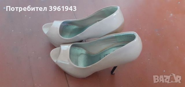 продавам токчета , снимка 2 - Дамски елегантни обувки - 45699238