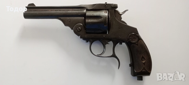 Продавам стар револвер, автентичен