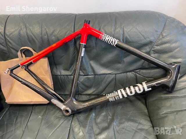 Карбонова рамка 