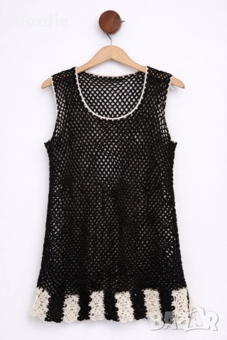 Черна надупчена туника