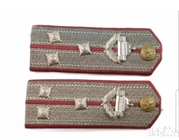 пагони на старши офицер от артилерията в Българската народна армия (период НРБ, преди 1990 г.).