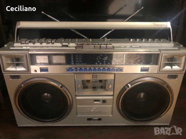 Радиокасетофон  JVC M70L -истински Boombox Ghettoblaster !