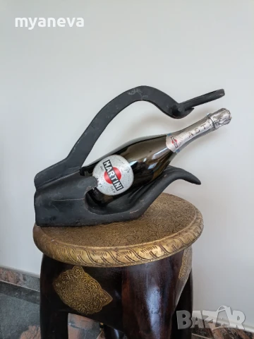 Vintage поставка от тиково дърво за бутилки , ключове , декорация или по избор. 