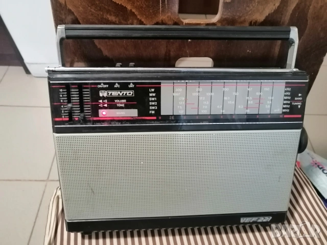 Ретро радиоприемник VEF 221 ВЕФ221 от СССР , снимка 2 - Радиокасетофони, транзистори - 54174793