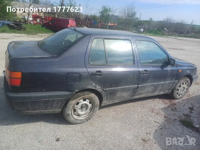VW Венто 1.8 газ.На части., снимка 4 - Автомобили и джипове - 49770532