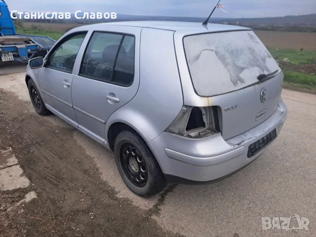 vw golf 4 2.3 vr5 150кс на части, снимка 2 - Автомобили и джипове - 49900618