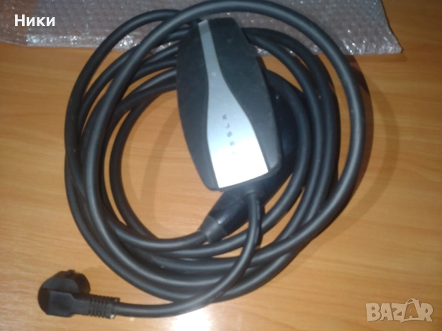 Универсално мобилно зарядно за Тесла