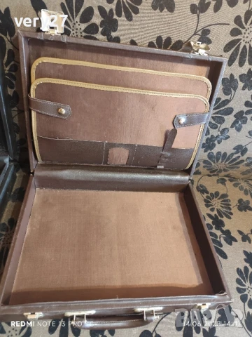 Дипломатически куфарчета и старинен куфар, снимка 2 - Куфари - 50664570
