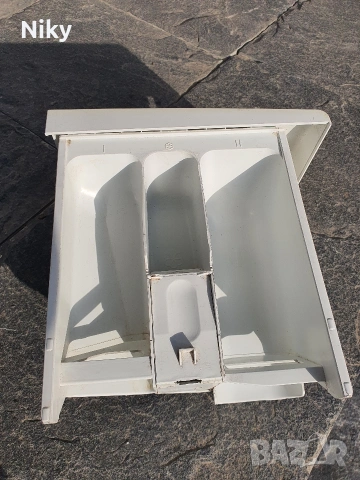 Контейнер за препарат за пералня Bosch Xlassixx 5 , снимка 2 - Перални - 53875308