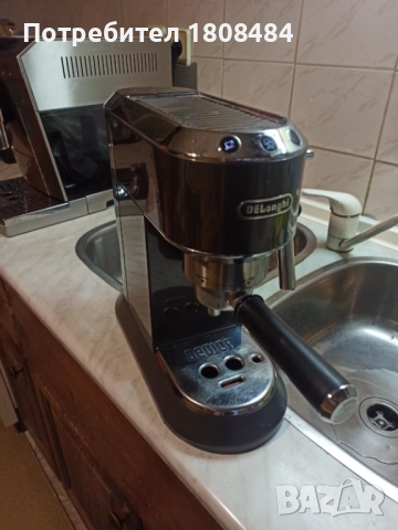 Кафе машина Делонги Дедика с ръкохватка крема диск, работи перфектно и прави супер кафе с каймак , снимка 4 - Кафемашини - 51905599