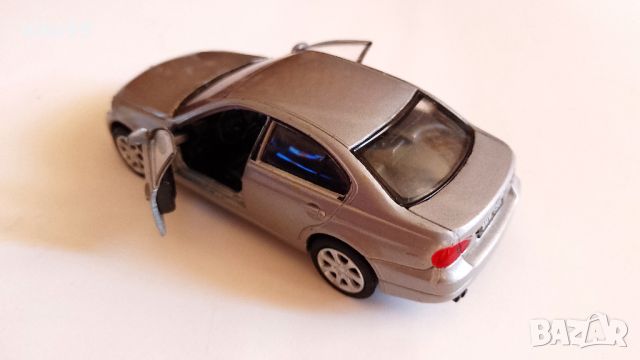 BMW 330i WELLY N42364 - Мащаб 1:34-39, снимка 3 - Колекции - 46217650